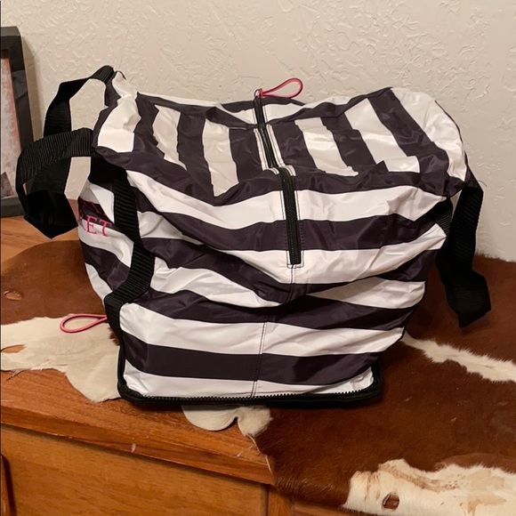 Victoria Secret Bag - Picture 4 of 6